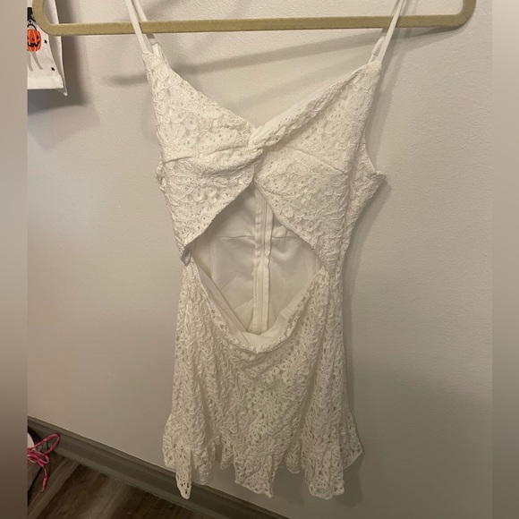 Twist front Cut Out Ruffle Hem mini dress - perfect for Brides - Picture 4 of 5